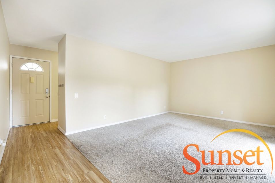 8561 Villa La Jolla Dr. #C